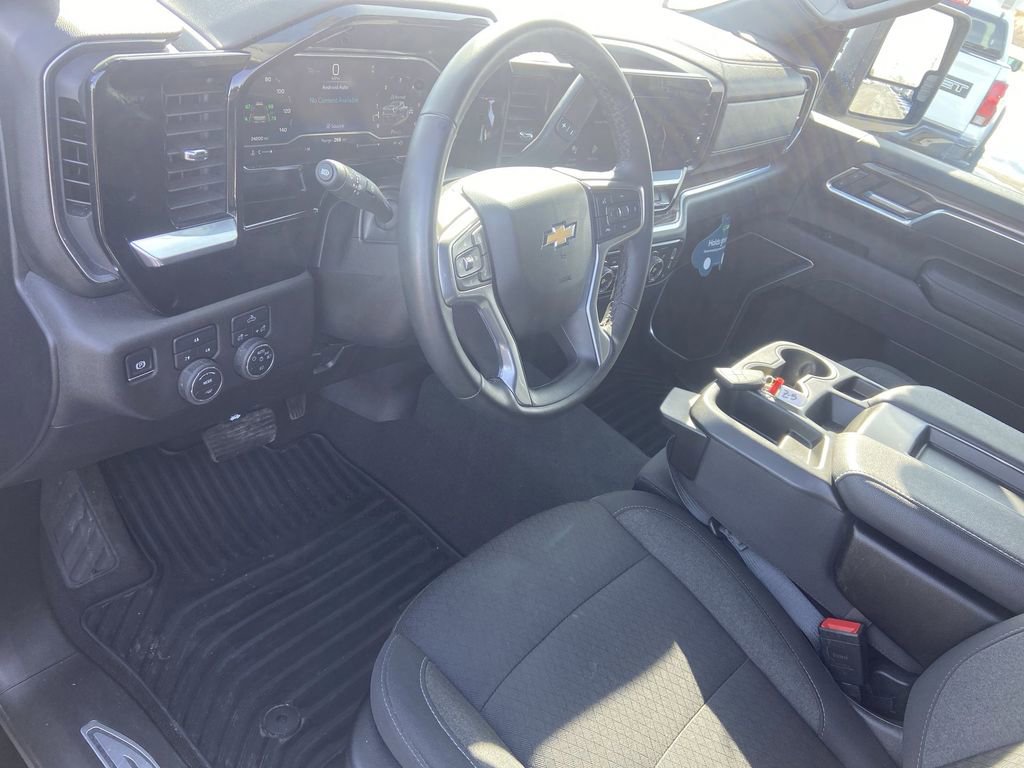 Used 2025 Chevrolet Silverado 2500 LT w/ Convenience Package image 10