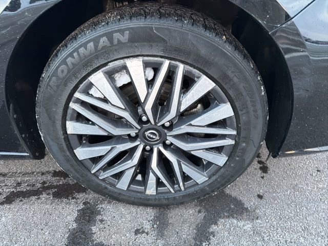 Used 2024 Nissan Altima 2.5 SV image 5