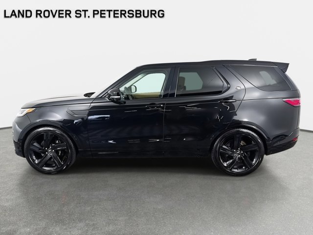 Used 2025 Land Rover Discovery Metropolitan Edition image 8