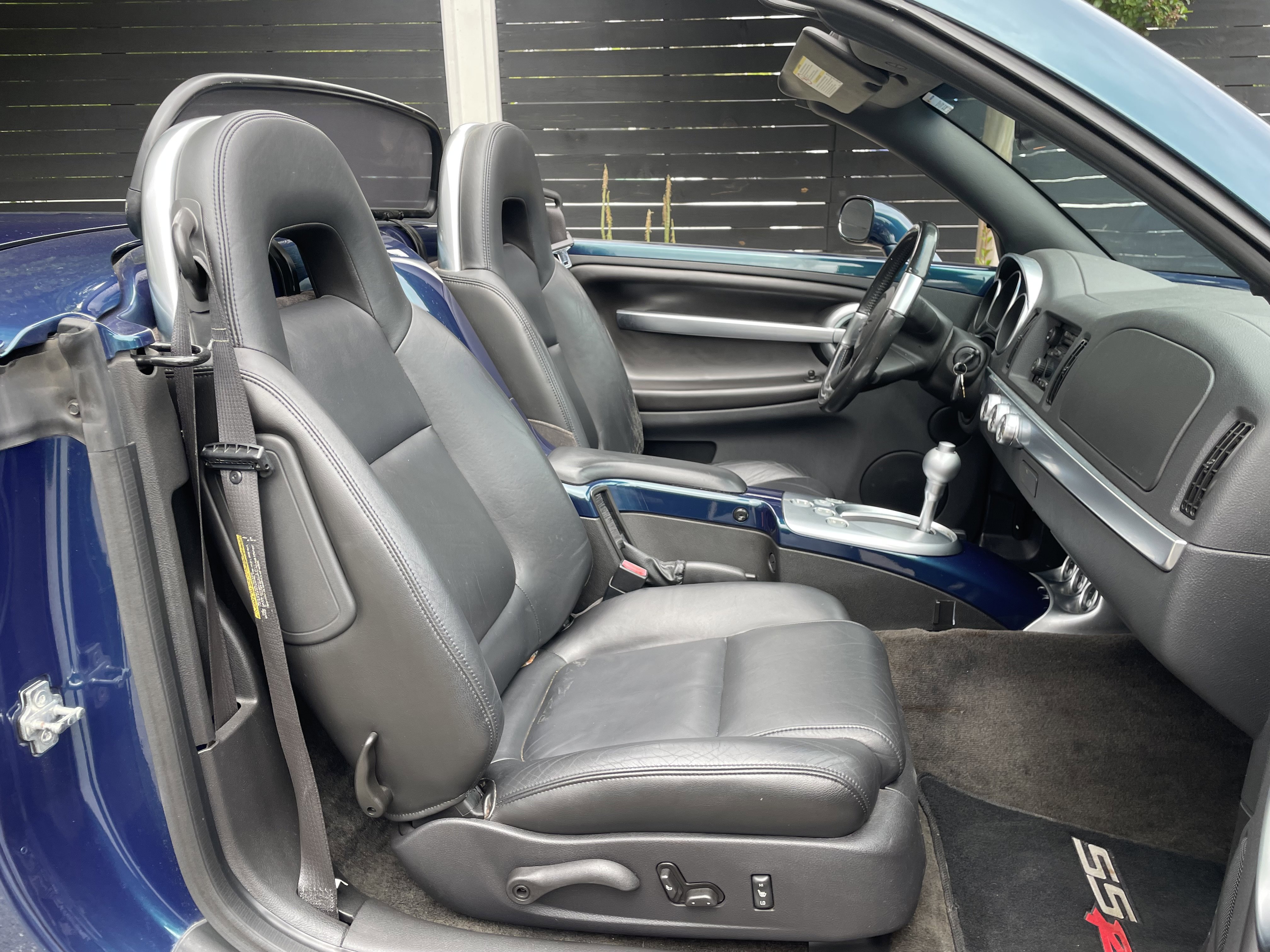 Used 2005 Chevrolet SSR w/ Preferred Equipment Group RWD image 6