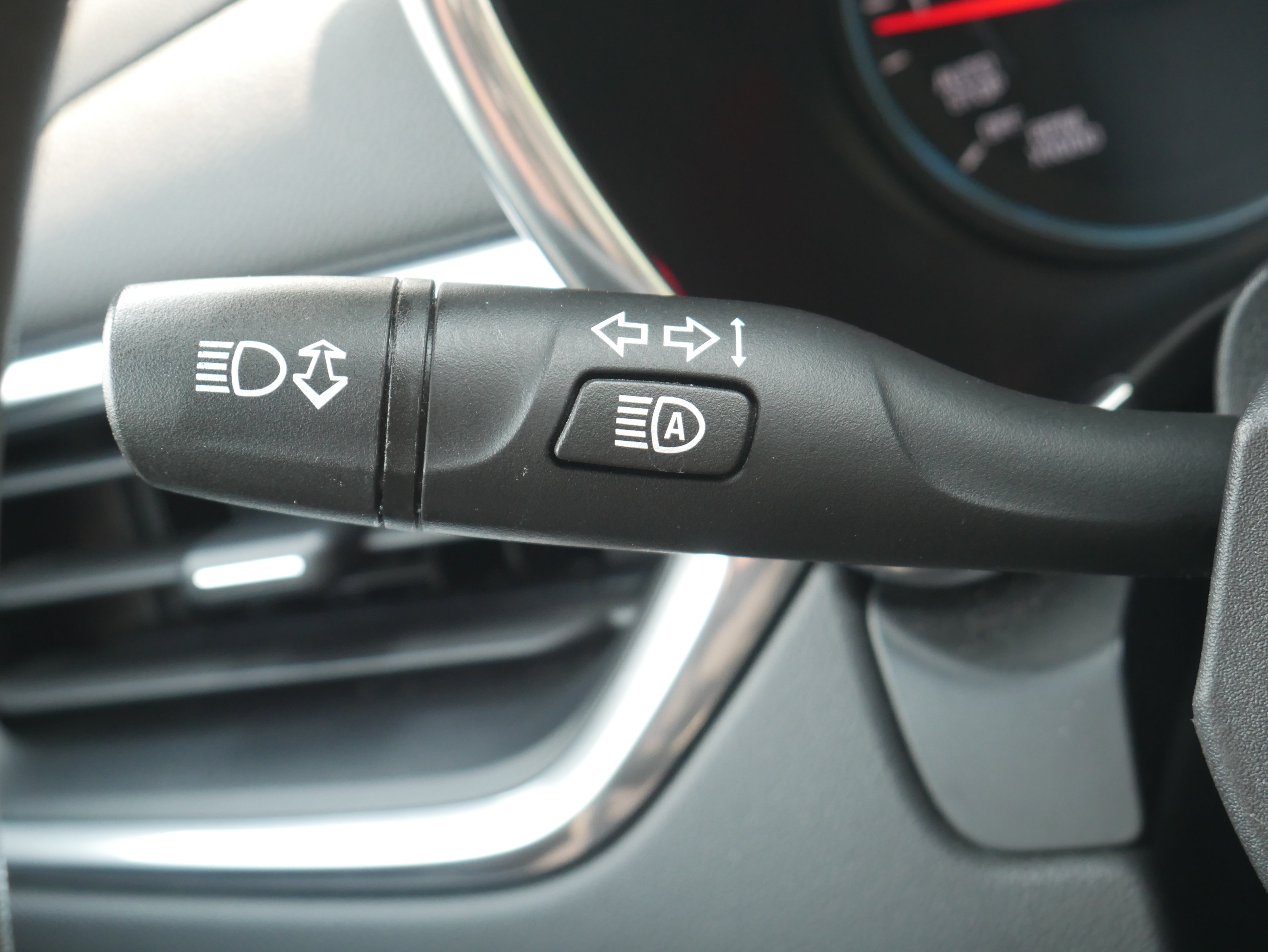 Certified 2020 Chevrolet Equinox LT AWD/4WD image 25