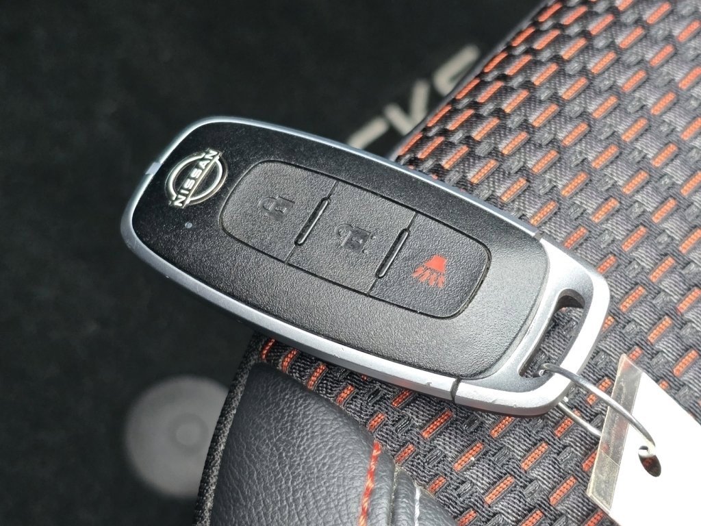 Used 2025 Nissan Kicks SR image 31