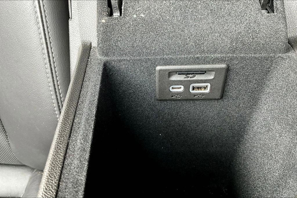 Used 2022 Cadillac XT6 Premium Luxury AWD/4WD image 16