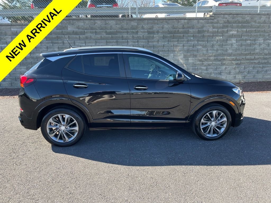Used 2023 Buick Encore GX Select w/ Experience Buick Package FWD image 3