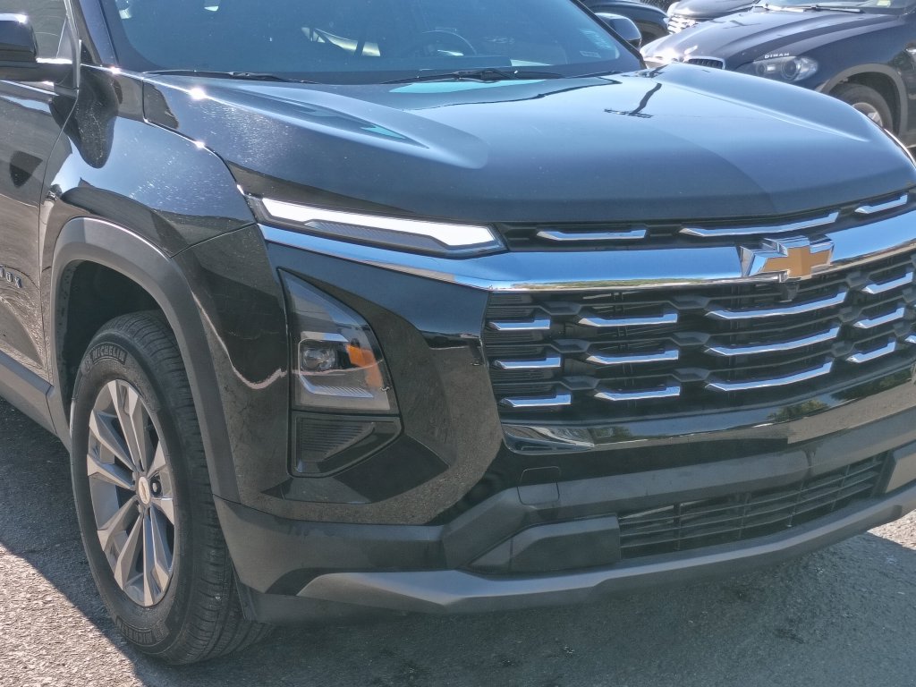 Used 2026 Chevrolet Equinox LT AWD/4WD image 12
