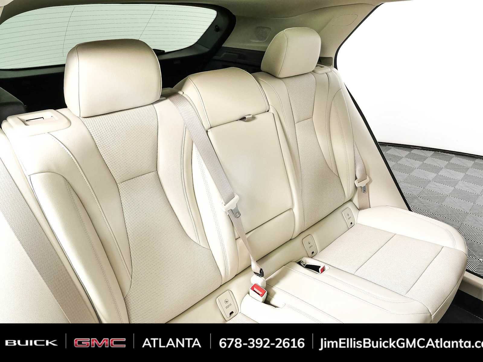 Certified 2022 Buick Envision Essence w/ Technology Package I FWD image 23