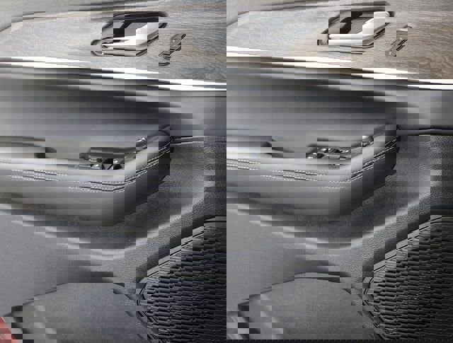 New 2025 Jeep Grand Cherokee Limited w/ Black Appearance Package image 28