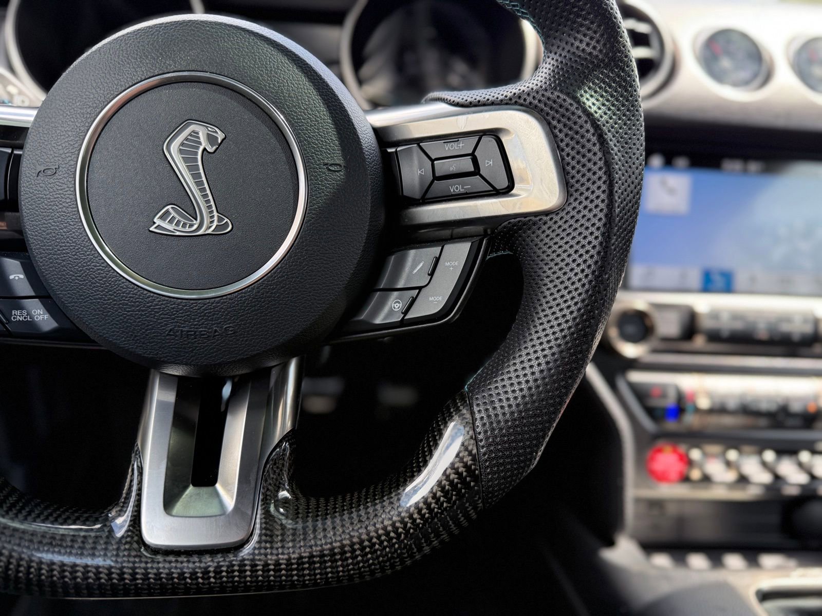Used 2016 Ford Mustang Shelby GT350 w/ Technology Package image 27