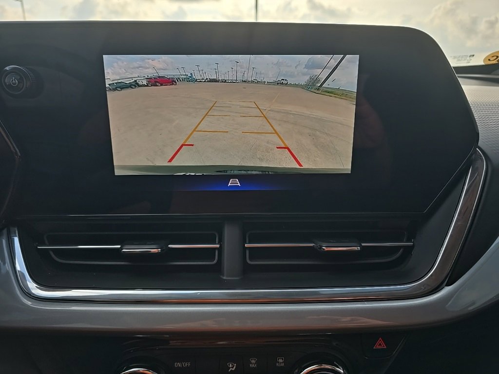 Used 2024 Chevrolet Trax LT w/ Driver Confidence Package image 20