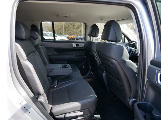 Used 2025 Hyundai Santa Fe SEL FWD image 9
