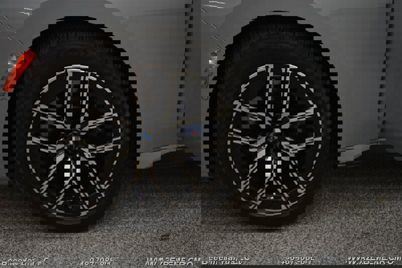 Used 2023 BMW 760i xDrive w/ Parking Assistance Package image 44