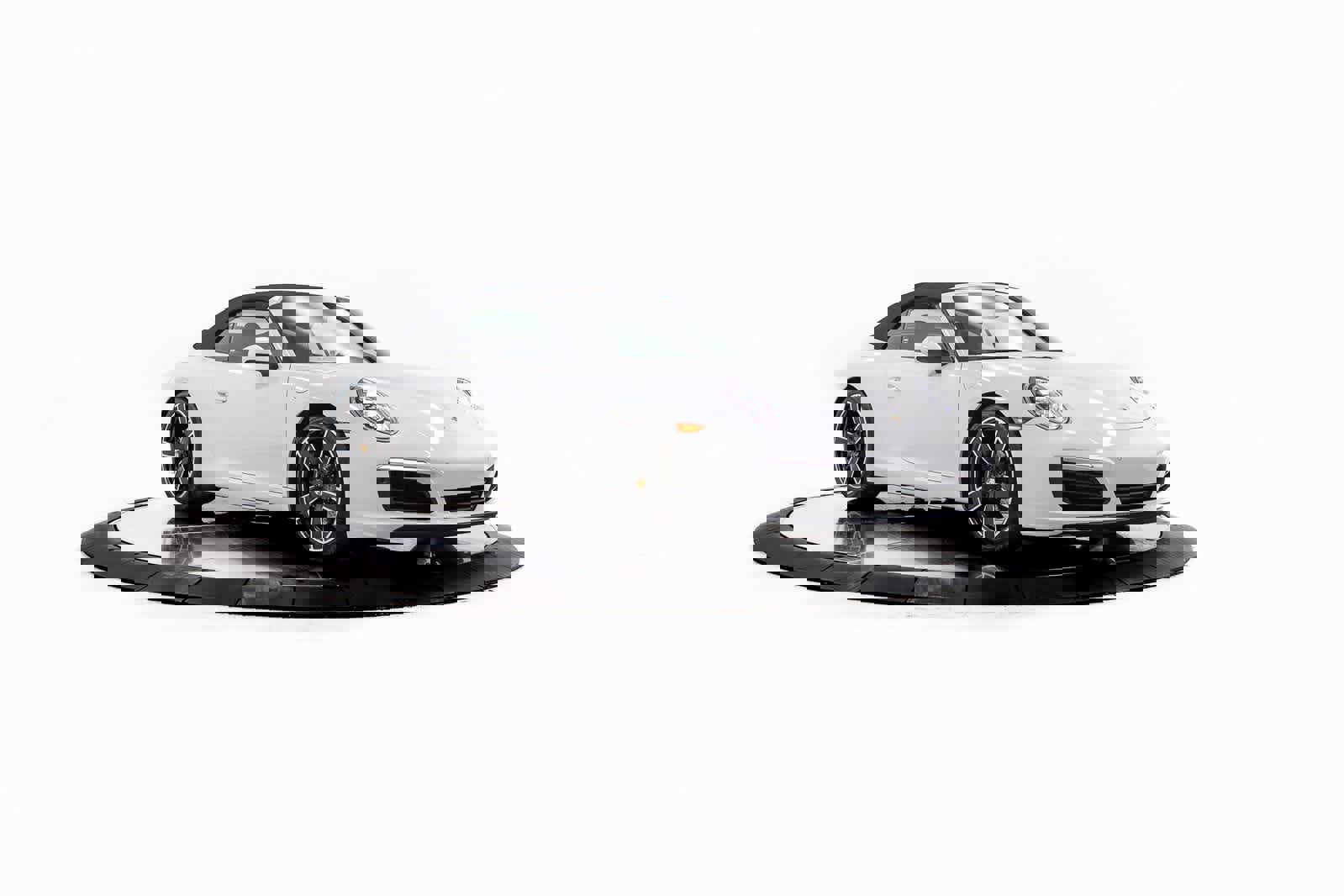 Certified 2018 Porsche 911 Carrera image 9