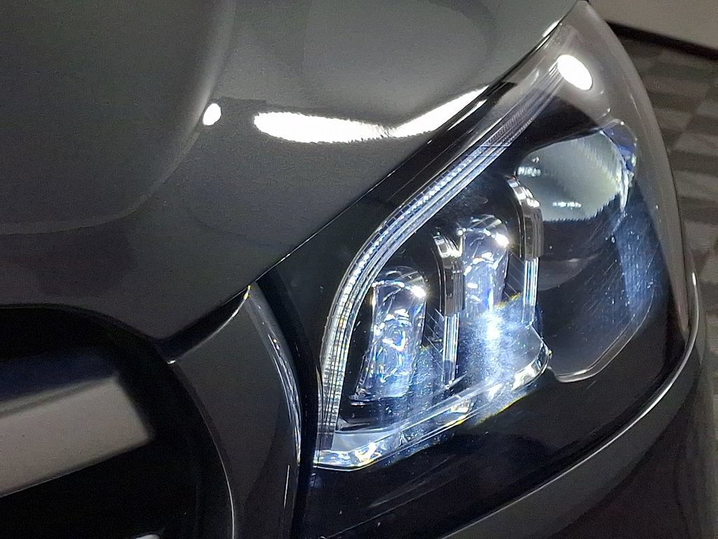 Used 2024 Mercedes-Benz GLS 450 4MATIC image 12