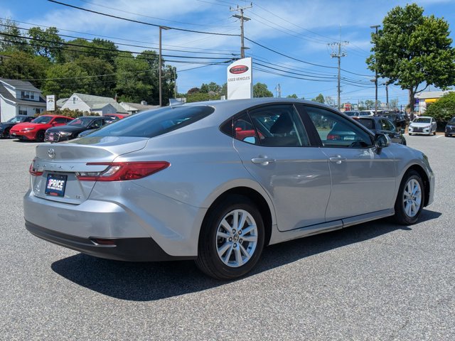 Used 2025 Toyota Camry LE FWD image 5