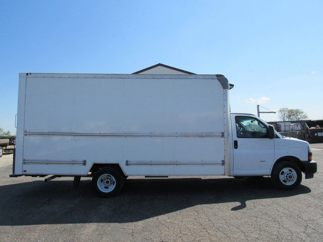 Used 2022 GMC Savana 3500 Extended w/ Power Convenience Package RWD image 1