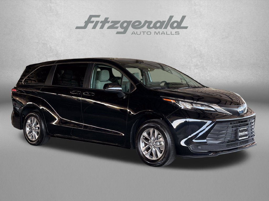 Certified 2025 Toyota Sienna LE
