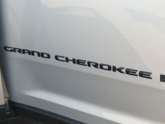Certified 2024 Jeep Grand Cherokee L Altitude AWD/4WD image 13