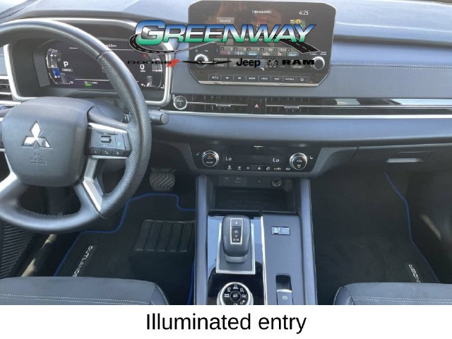Used 2025 Mitsubishi Outlander SE AWD/4WD image 13