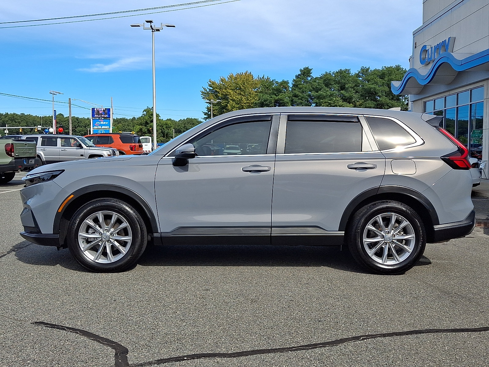 Used 2023 Honda CR-V EX image 7