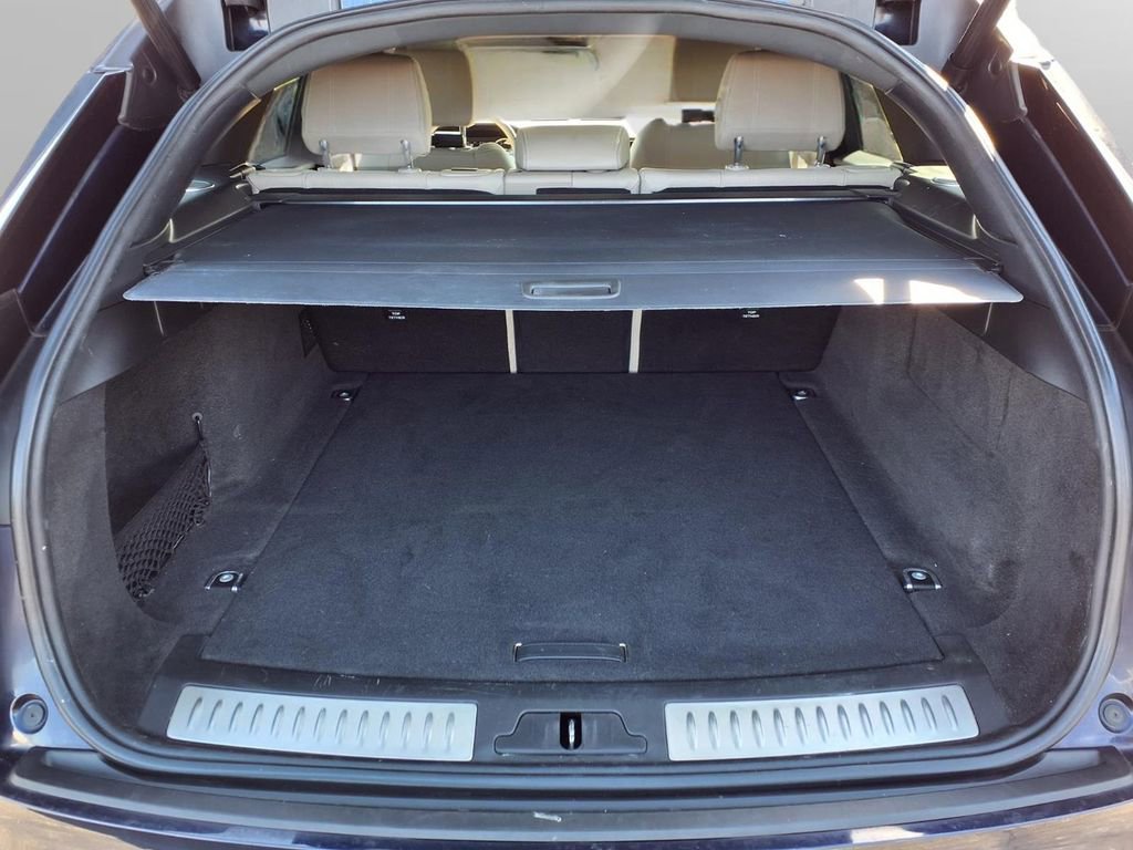 Used 2021 Land Rover Range Rover Velar R-Dynamic S image 27