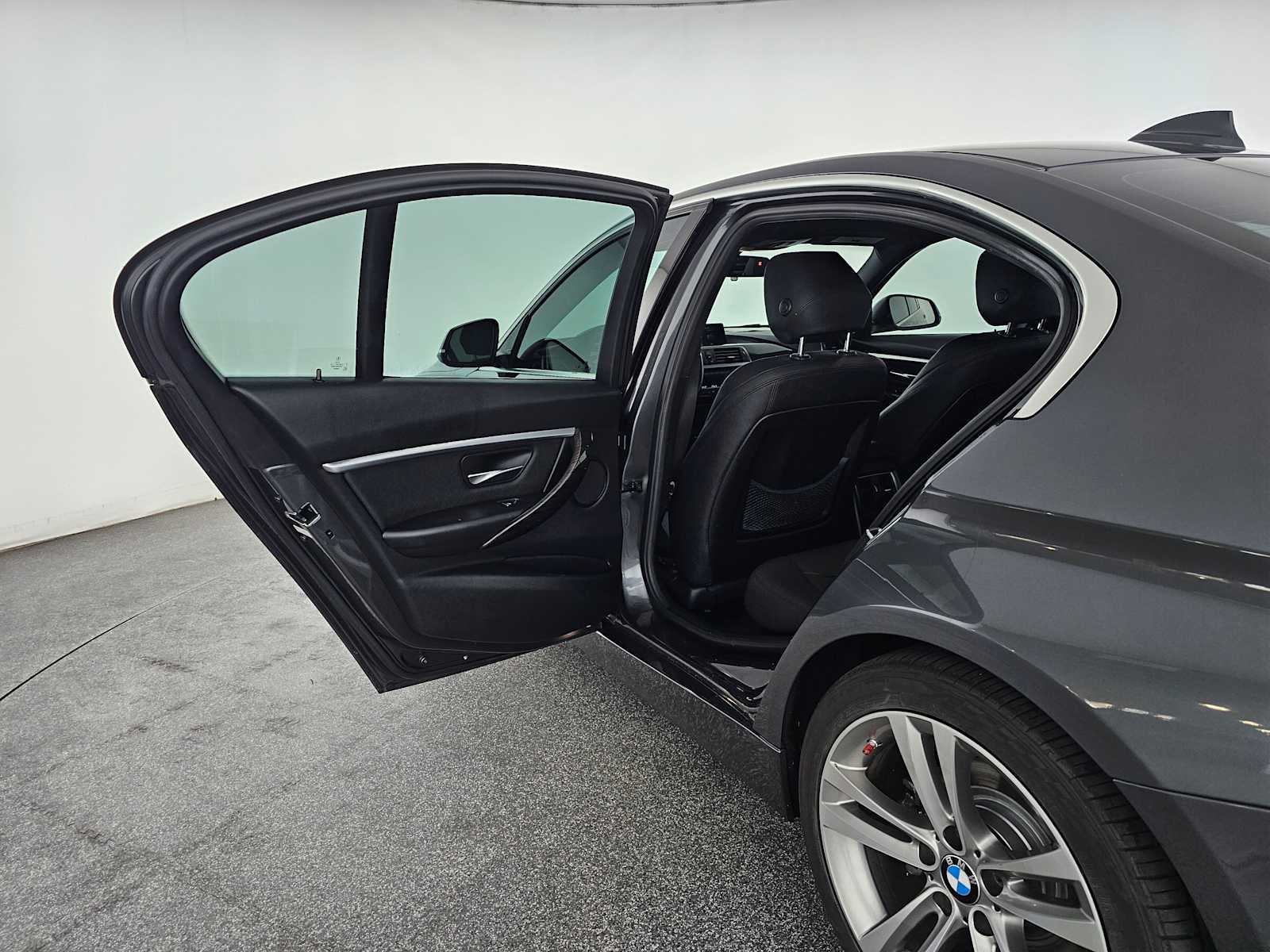 Used 2018 BMW 328d Sedan image 15