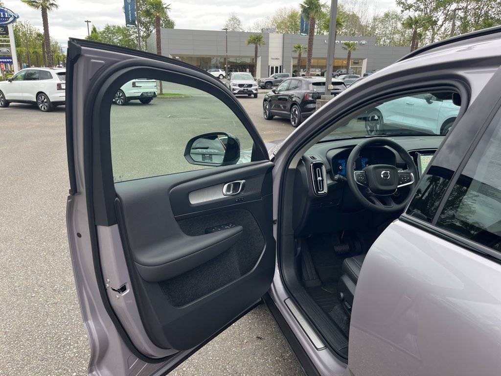 New 2026 Volvo XC40 B5 Core w/ Protection Package Premier AWD/4WD image 10