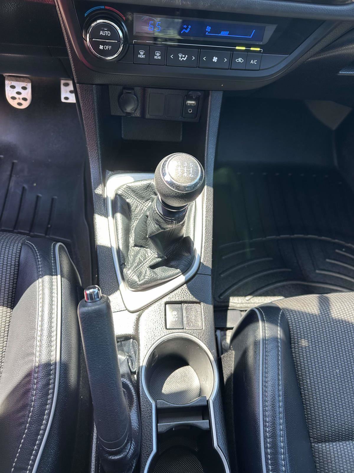 Used 2015 Toyota Corolla S FWD image 17
