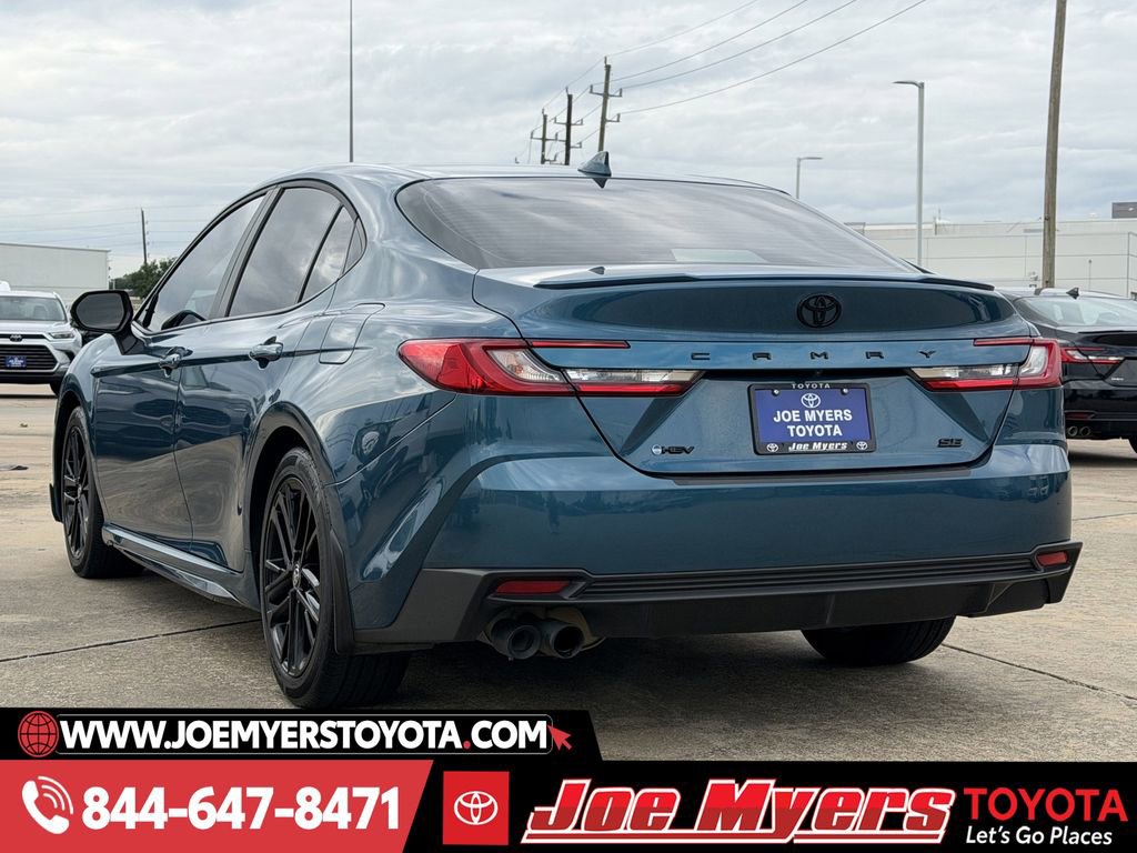 Used 2025 Toyota Camry SE w/ Multimedia Upgrade Package image 7