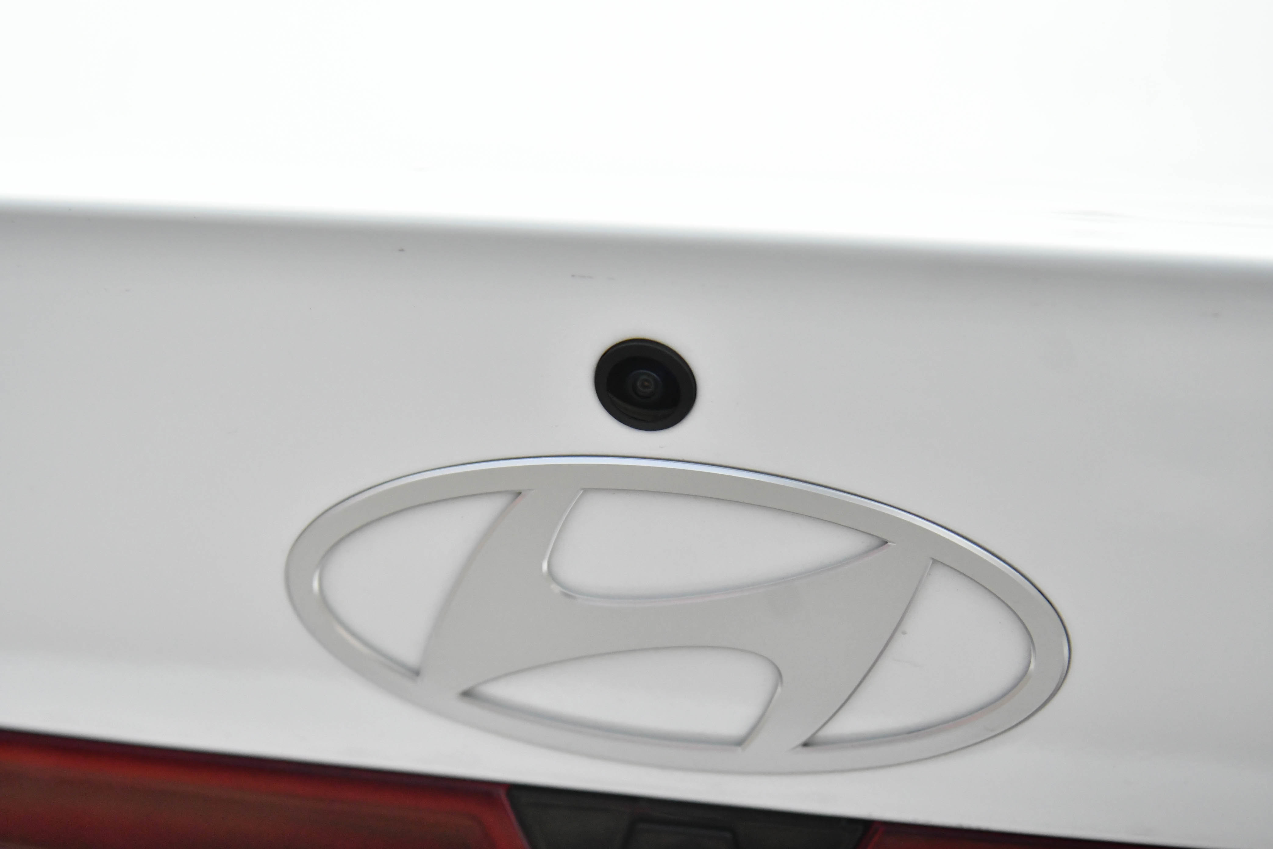 Used 2024 Hyundai Elantra SEL image 37