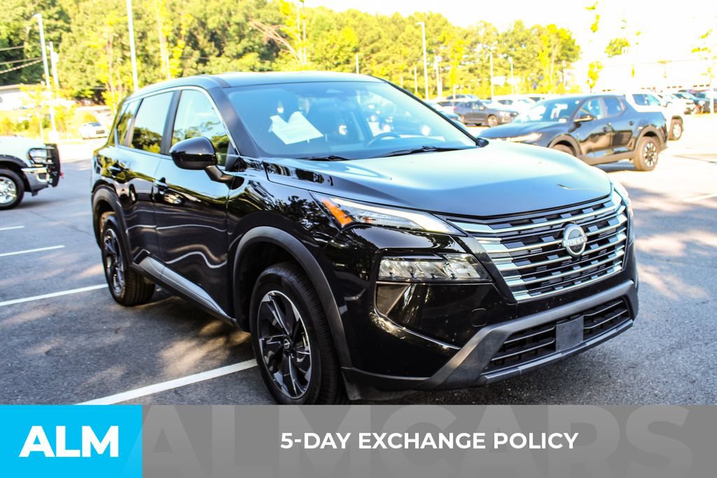 Used 2025 Nissan Rogue SV FWD image 3