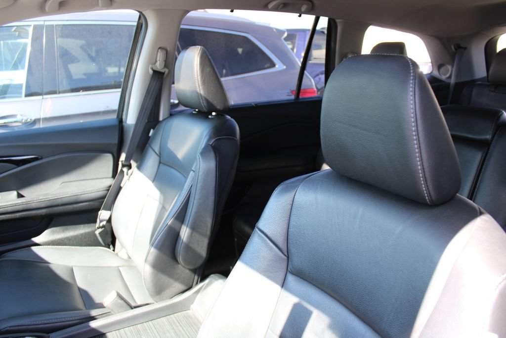Used 2017 Honda Pilot Touring image 15