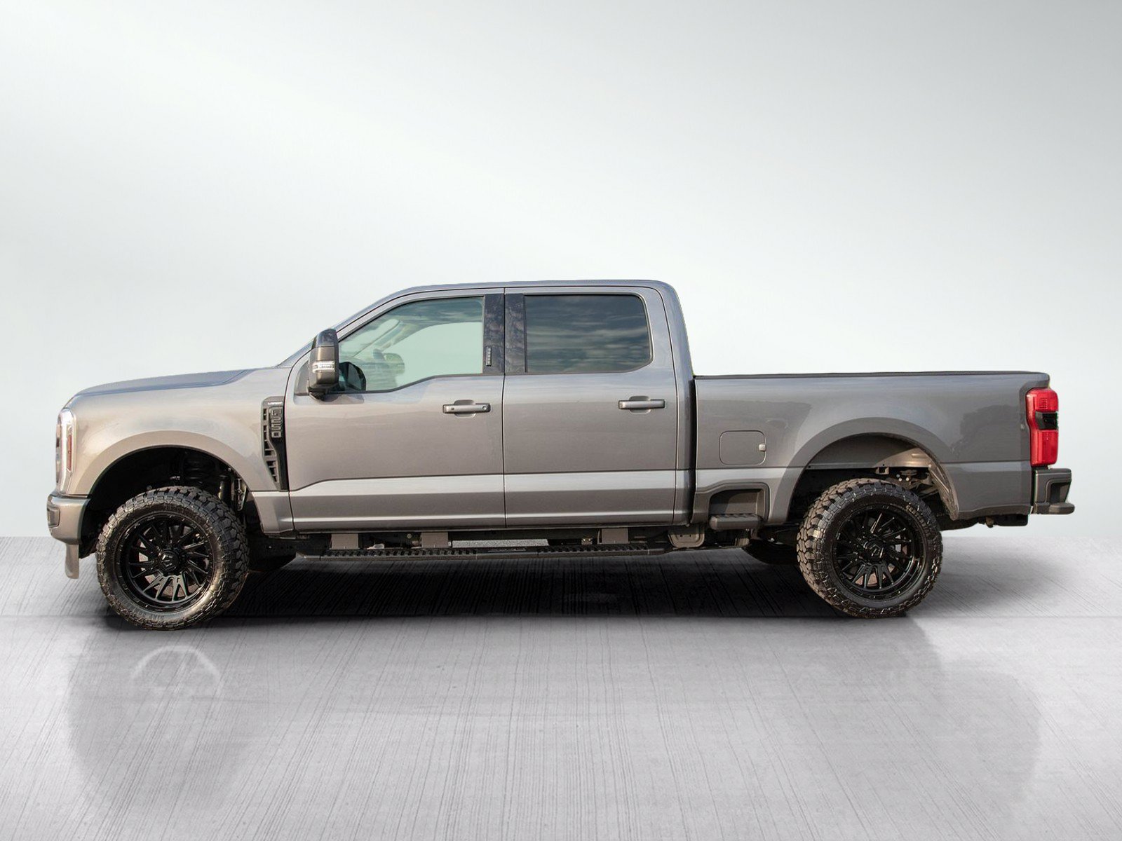 Used 2024 Ford F250 Lariat w/ Lariat Ultimate Package AWD/4WD image 2