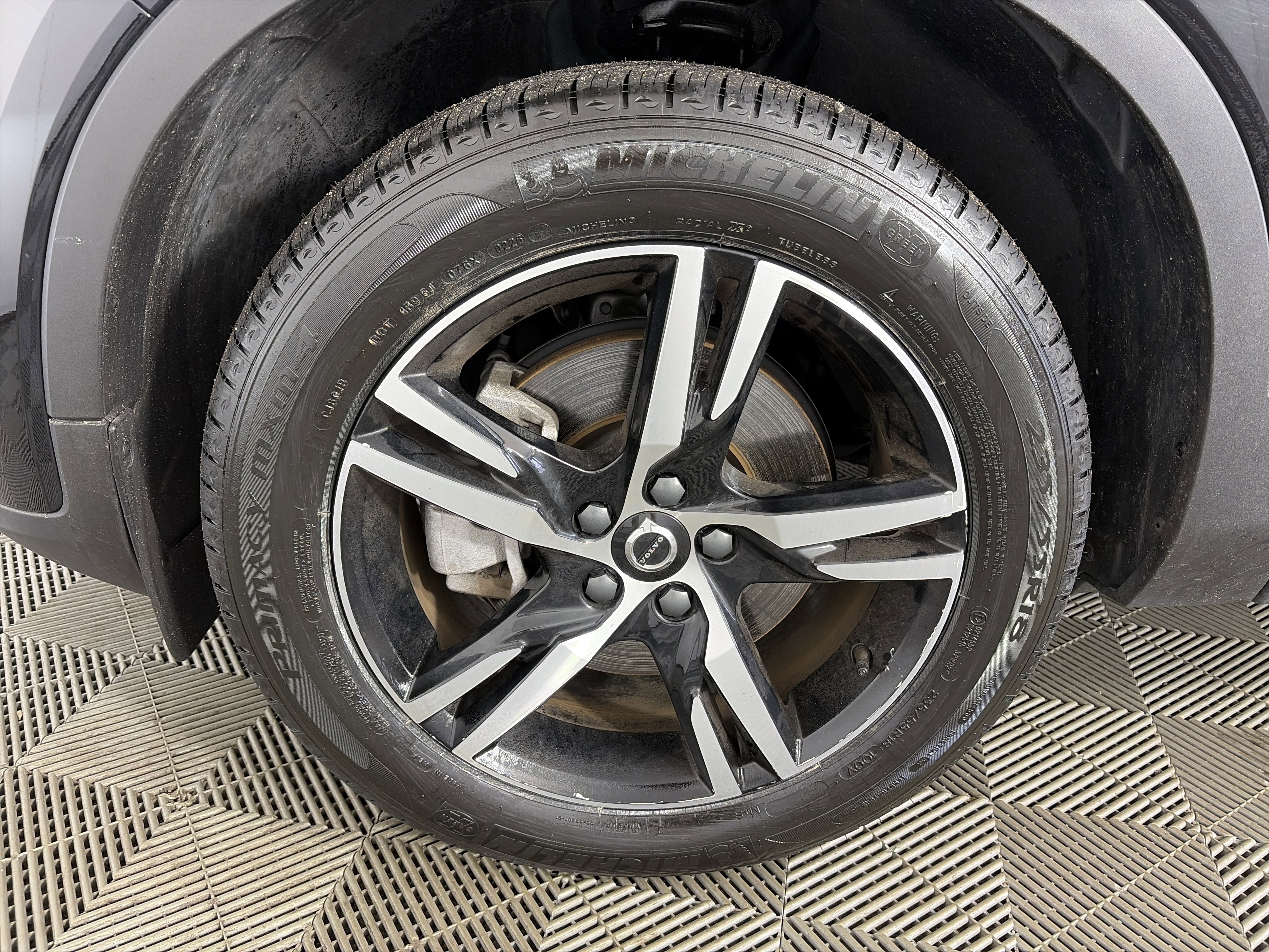 Used 2025 Volvo XC40 B5 Core image 13