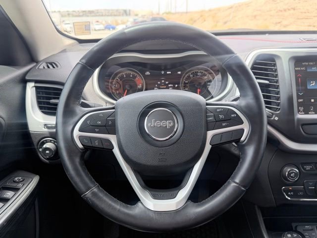 Used 2017 Jeep Cherokee Trailhawk AWD/4WD image 9