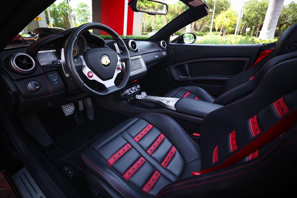 Used 2011 Ferrari California RWD image 42