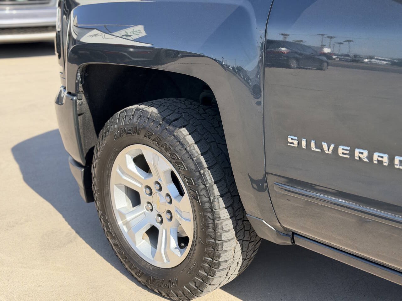 Used 2017 Chevrolet Silverado 1500 LT w/ All Star Edition AWD/4WD image 7