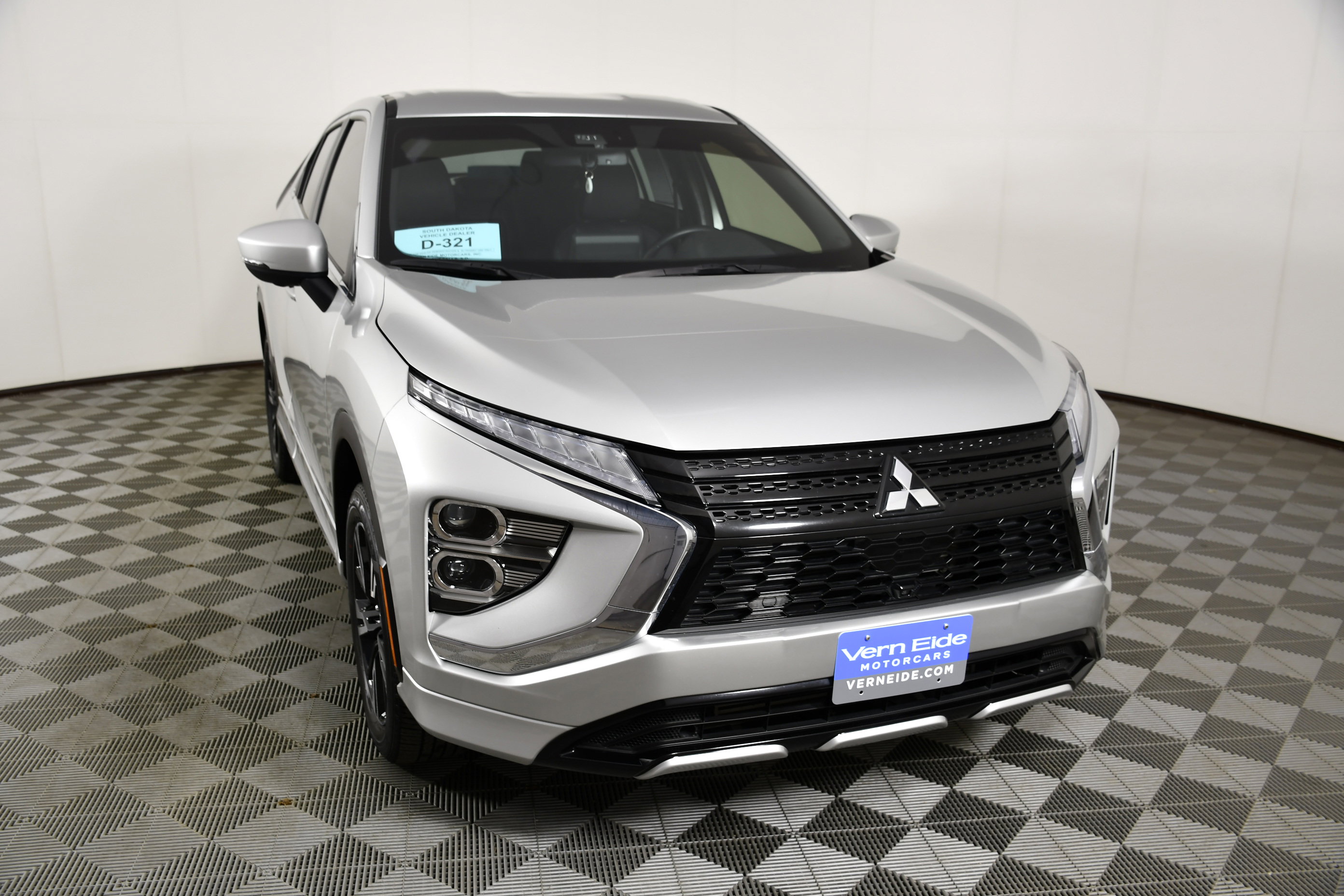 Used 2023 Mitsubishi Eclipse Cross SEL AWD/4WD image 3
