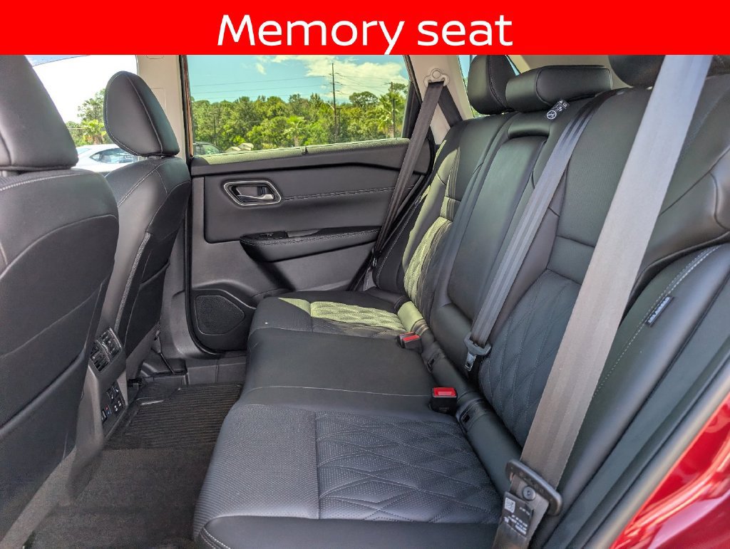 Used 2026 Nissan Rogue Platinum w/ Platinum Premium Package AWD/4WD image 29
