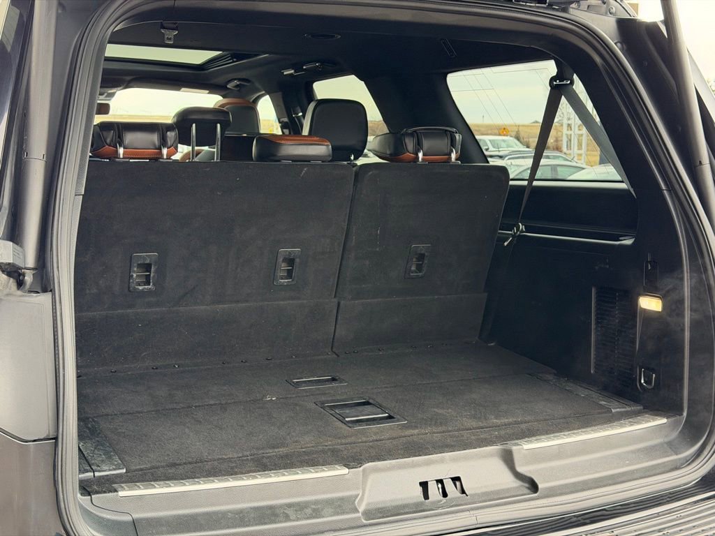 Used 2021 Lincoln Navigator L Reserve image 9