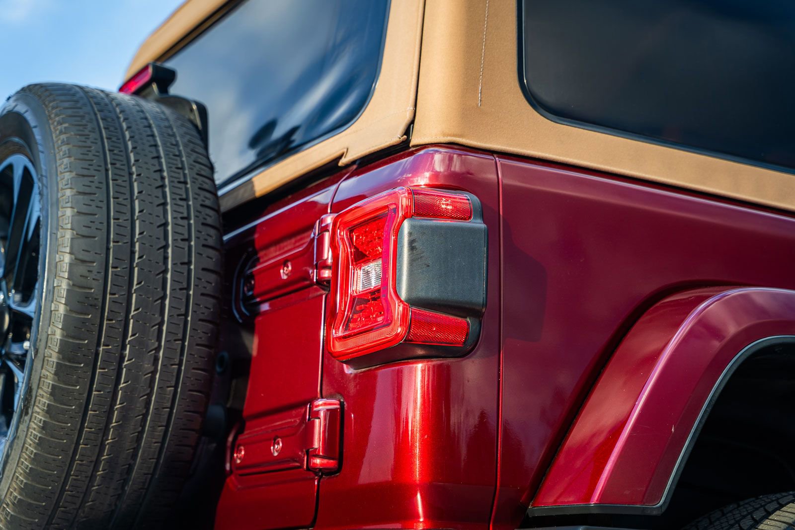 Used 2021 Jeep Wrangler Unlimited Sahara w/ Cold Weather Group image 15