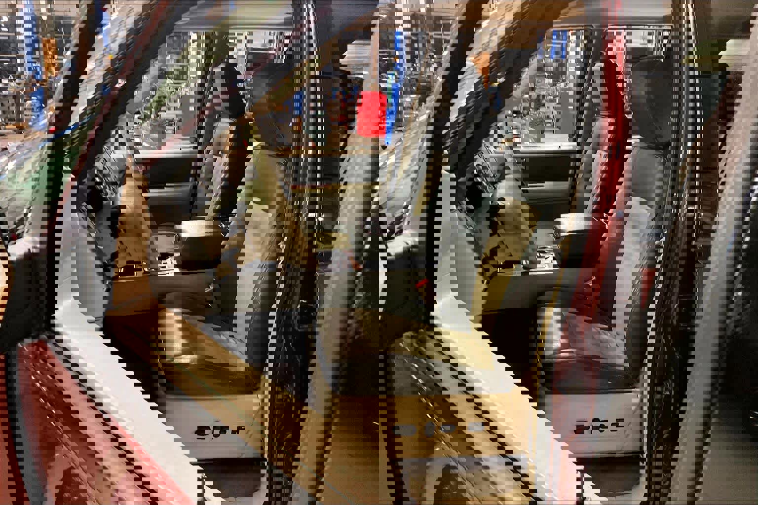 Used 2007 Ford Expedition EL Eddie Bauer image 7