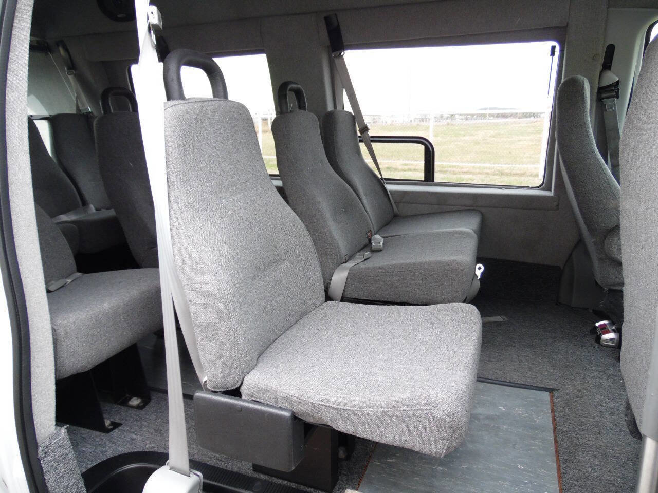 Used 2004 Ford E-250 and Econoline 250 Extended image 19