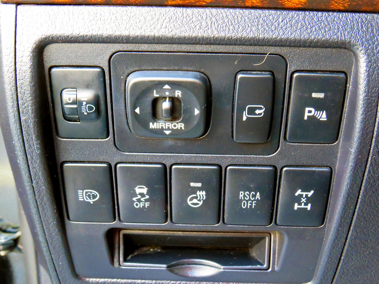 Used 2015 Toyota Land Cruiser image 23