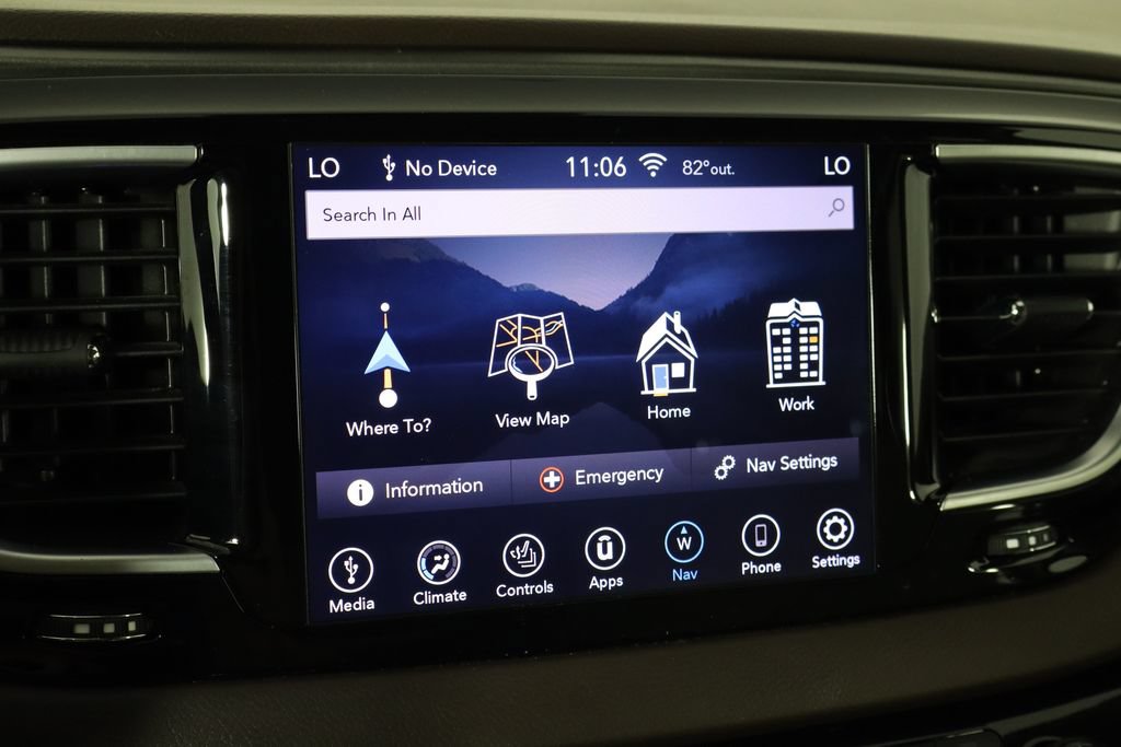 Used 2019 Chrysler Pacifica Touring-L Plus w/ Advanced Safetytec Group FWD image 36