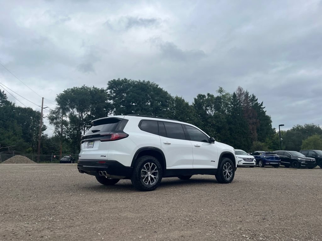Used 2024 GMC Acadia AT4 w/ Luxury Package AWD/4WD image 9