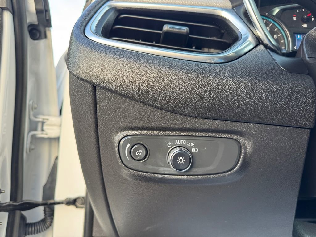 Used 2024 Chevrolet Equinox LS w/ LS Convenience Package image 18