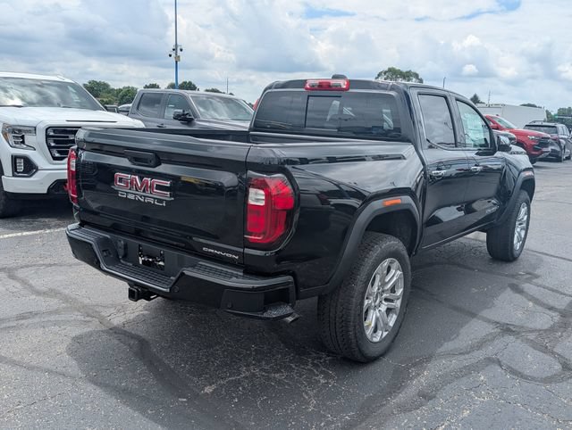 New 2026 GMC Canyon Denali w/ LPO, Denali Black Edition AWD/4WD image 7