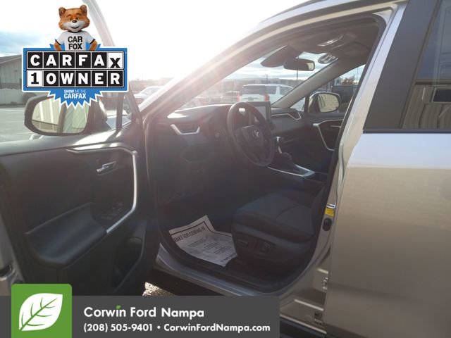 Used 2022 Toyota RAV4 XLE image 9