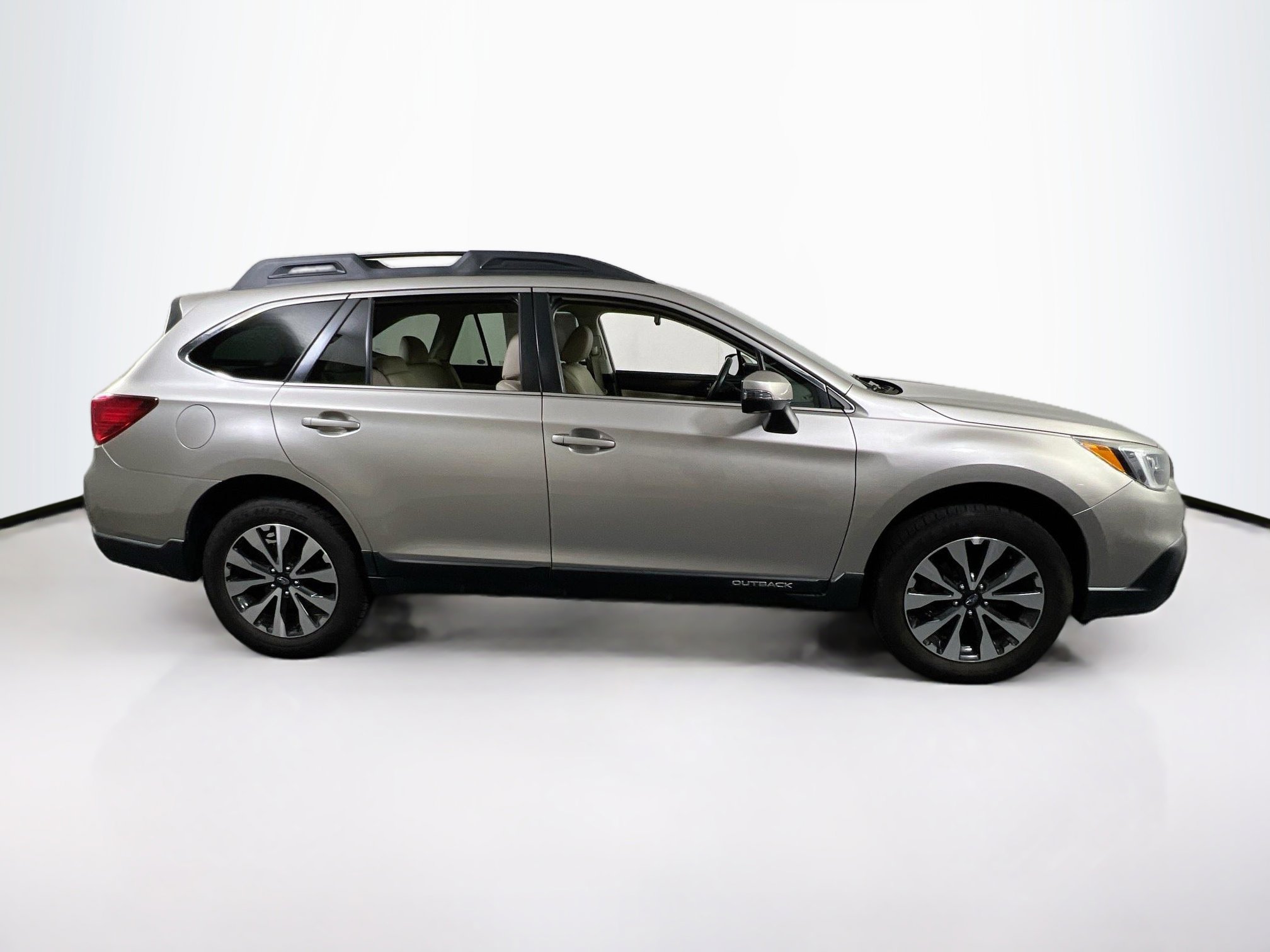 Used 2017 Subaru Outback 2.5i Limited image 4
