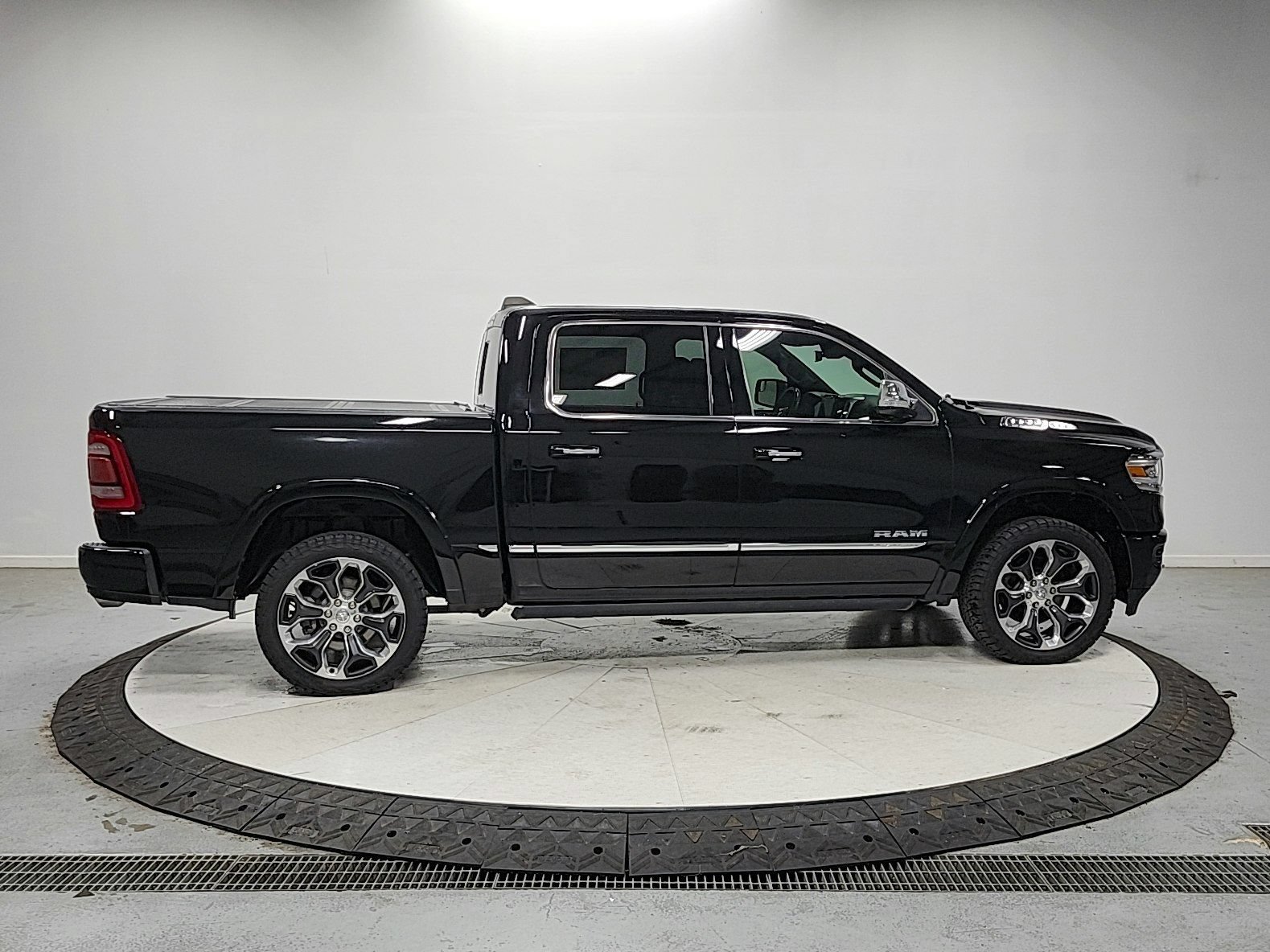 Used 2020 RAM 1500 Limited AWD/4WD image 8